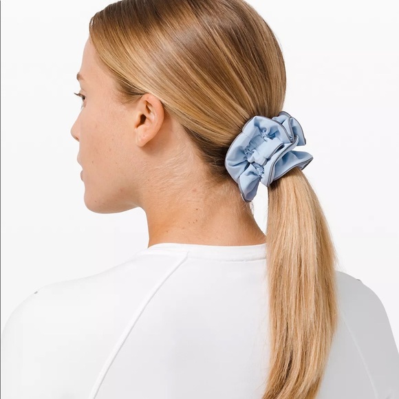 NWT LULULEMON Light Locks Scrunchie - Picture 14 of 16